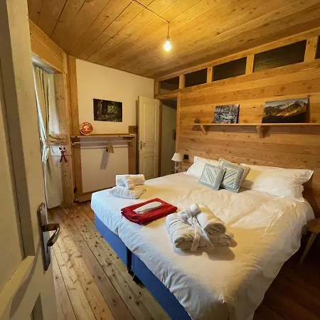 Hotel Sauze Chalet By Besson