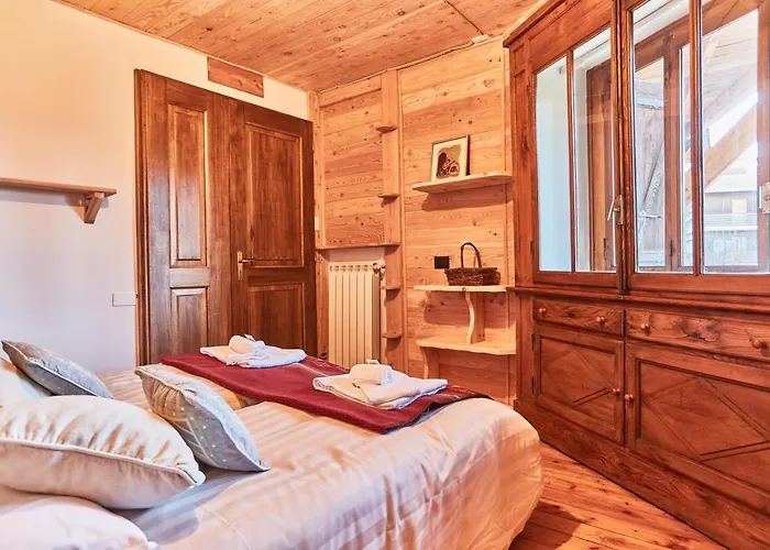 Hotel Sauze Chalet By Besson